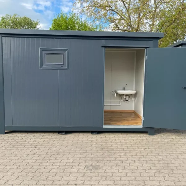 Contenedor sanitario para personas con discapacidad Contenedor sanitario para personas con discapacidad WC con rampa